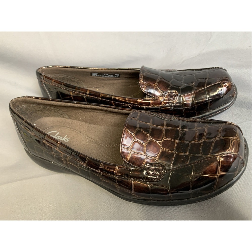 Clarks Bendables‎ Shoes Women's Size 6.5M Shiny Brown Faux Snake Skin Print